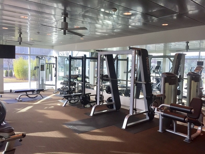 More Photos Of 2 Commerce Dr, South Brunswick Office For Lease