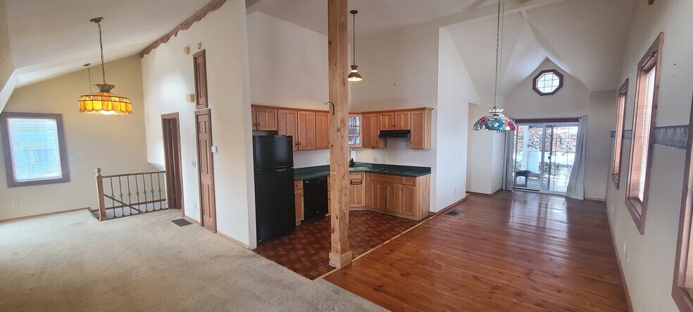 More Photos Of 208 North St, Marquette Specialty For Sale