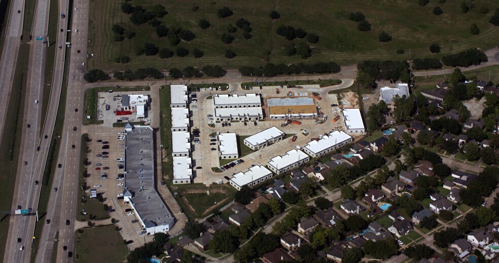 More Photos Of 633 E Fernhurst Dr, Katy Office For Lease