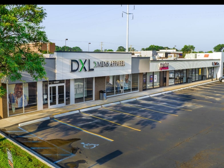 More Photos Of 23007-23265 Eureka Rd, Taylor Unknown For Lease