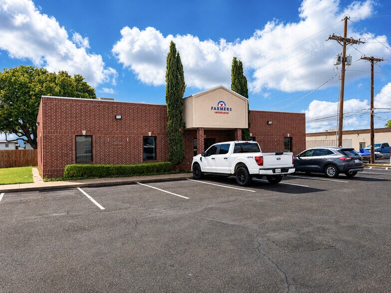 More Photos Of 6603 Utica Ave, Lubbock Office For Lease