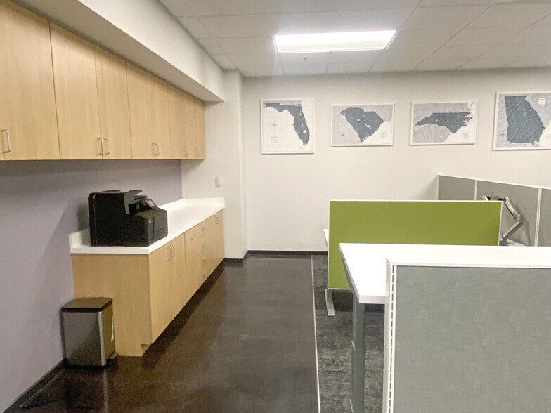 More Photos Of 2550 W Tyvola Rd, Charlotte Office For Lease