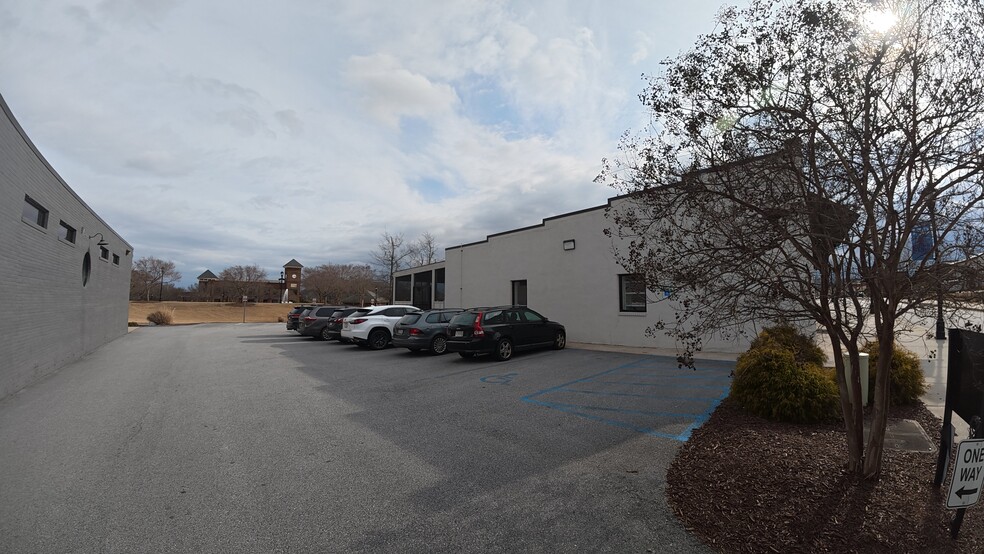 More Photos Of 112 Cannon St, Greer Storefront For Lease