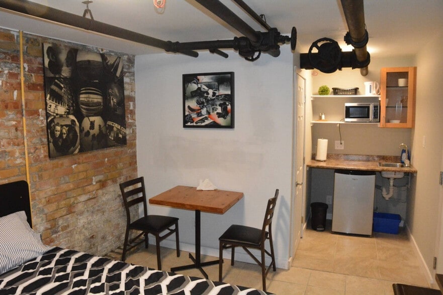 More Photos Of 2480 Dundas St W, Toronto Apartments For Sale