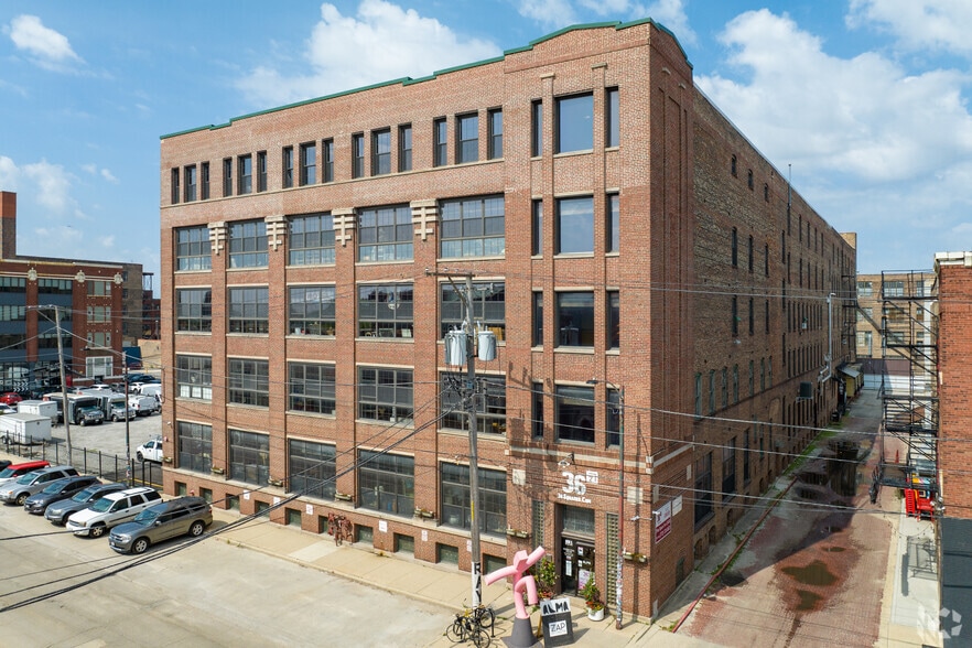 More Photos Of 3636 S Iron St, Chicago Light Distribution For Sale