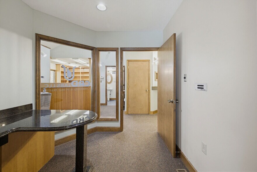 More Photos Of 114 S Park Ter, Eden Medical For Sale