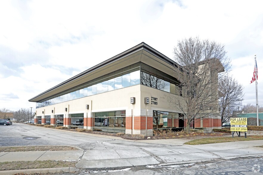 More Photos Of 27085-27087 Gratiot Ave, Roseville Office For Lease