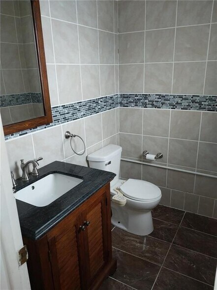 More Photos Of 2102 N Oakland Ave, Decatur Freestanding For Sale