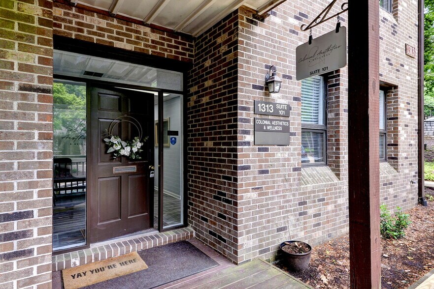 More Photos Of 1313 Jamestown Rd, Williamsburg Office For Sale
