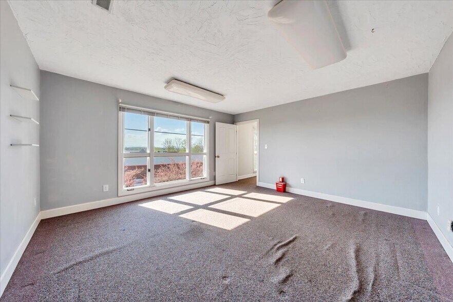 More Photos Of 13105 Booker T Washington Hwy, Hardy Freestanding For Lease