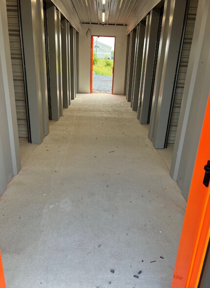 More Photos Of 2015 Ch Ridge, Huntingdon Warehouse For Sale