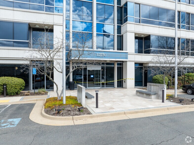 More Photos Of 12730 Fair Lakes Cir, Fairfax Office For Lease