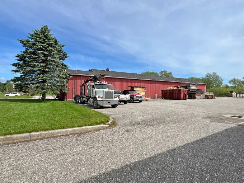 More Photos Of 9711 Perry Hwy, Waterford Warehouse For Sale