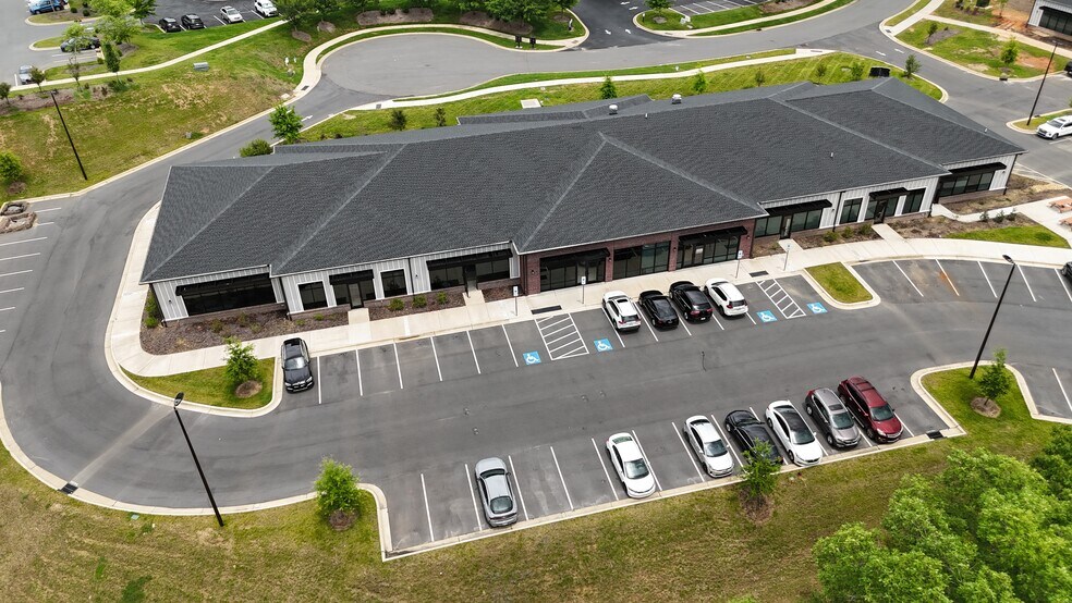 More Photos Of 345 Patricia Ln, Fort Mill Medical For Lease