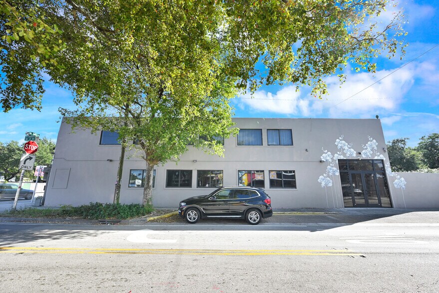 More Photos Of 294 NW 54th St, Miami Showroom For Lease