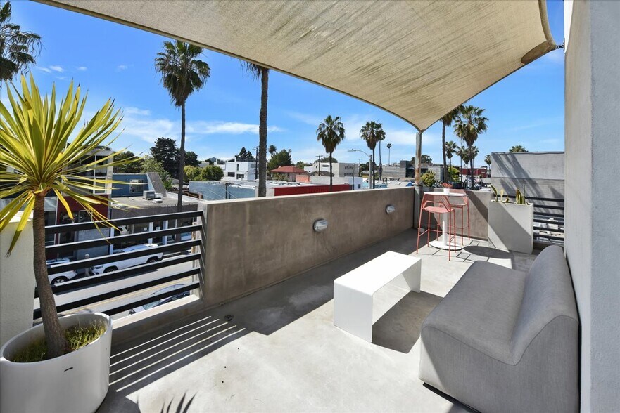 More Photos Of 1319 Abbot Kinney Blvd, Venice Loft Creative Space For Lease