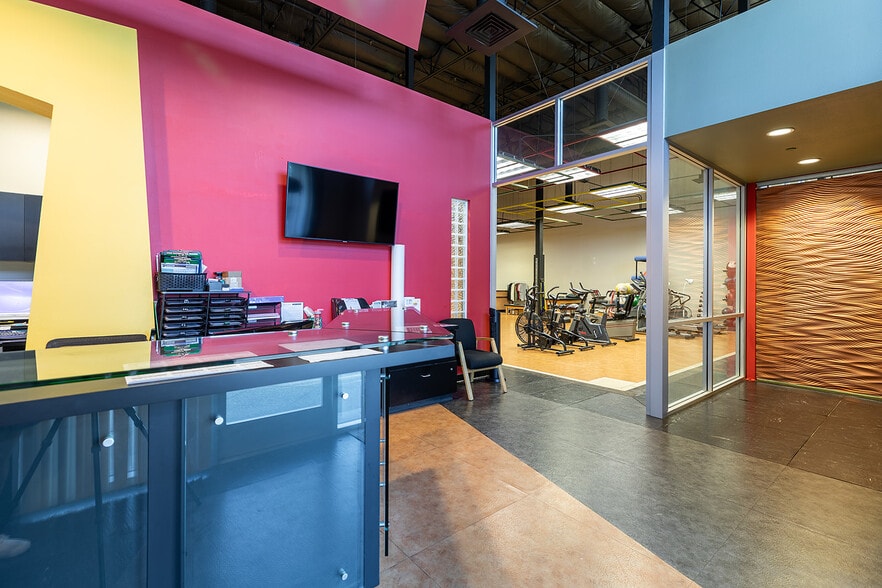 More Photos Of 1455 W Park Ave, Redlands Research And Development For Lease