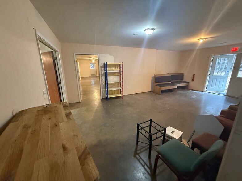 More Photos Of 320 Mill Creek Dr, Hull Religious Facility For Lease