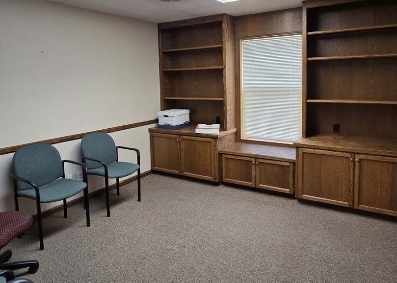 More Photos Of 516 Hansen St E, Twin Falls Office For Sale