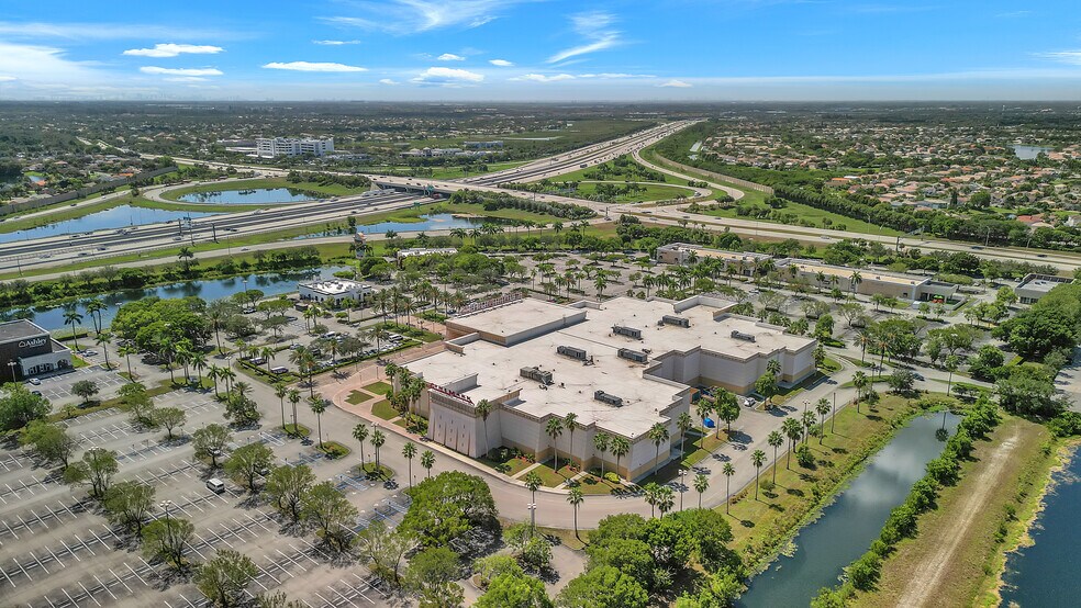 More Photos Of 15601 Sheridan St, Davie Unknown For Lease