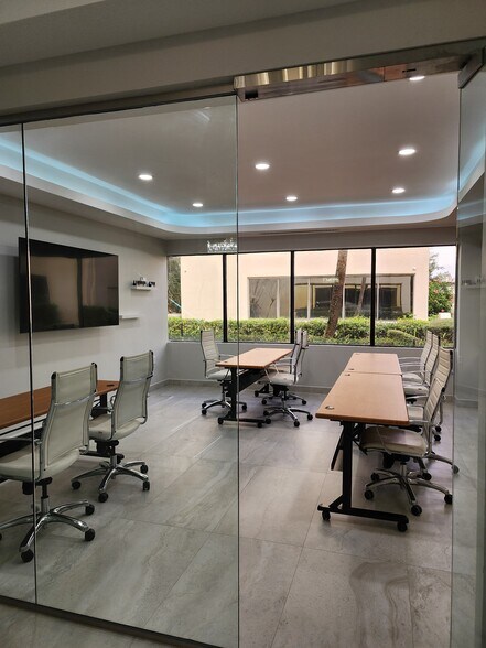 More Photos Of 3810 Gunn Hwy, Tampa Office For Sale