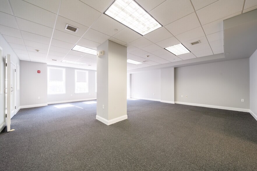 More Photos Of 36-42-42 Newark St, Hoboken Storefront Retail Residential For Lease