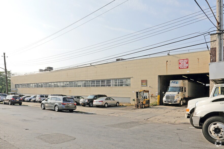 More Photos Of 4635 54th Rd, Flushing Manufacturing For Lease