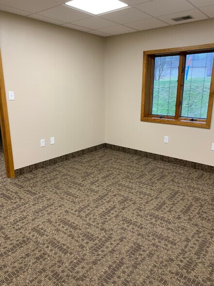 More Photos Of 2213 Shenango Valley Fwy, Hermitage Office For Lease