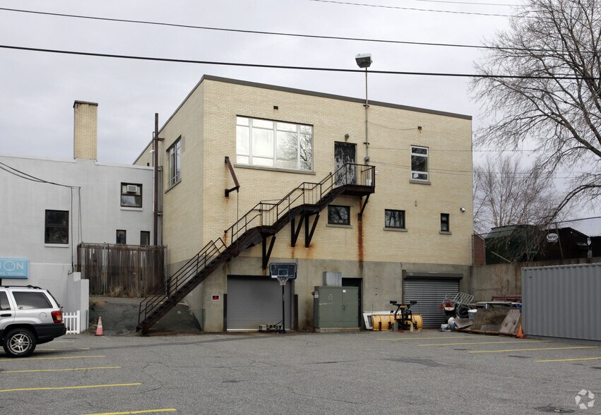 More Photos Of 196 Boston Turnpike Rd, Shrewsbury General Retail For Lease