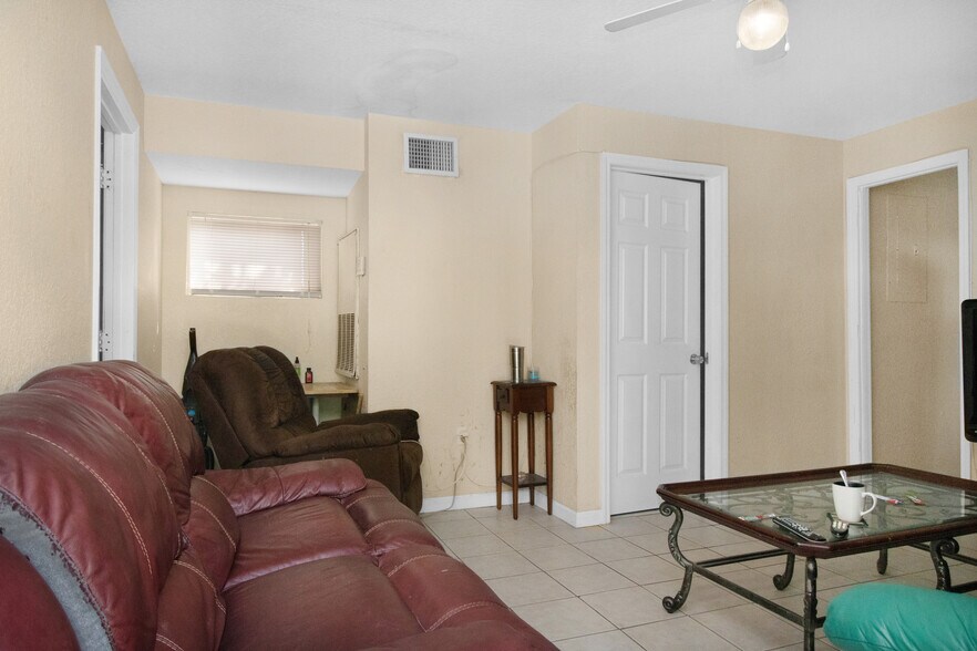 More Photos Of 3570 N Old Dixie Hwy, Delray Beach Apartments For Sale