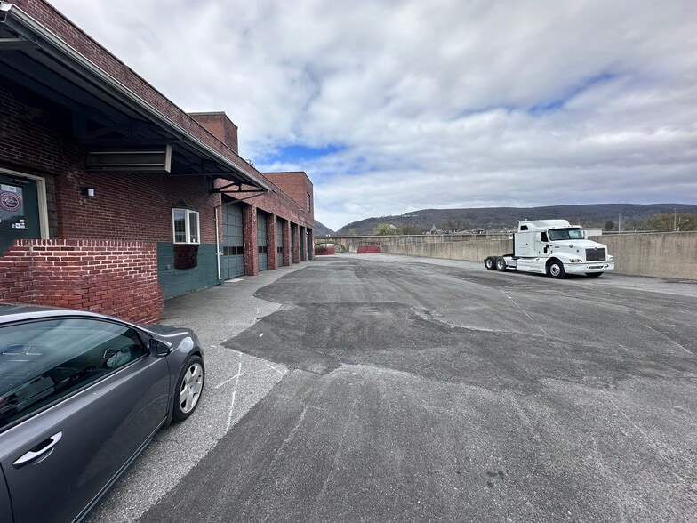 More Photos Of 208 Market St, Cumberland Lumberyard For Sale