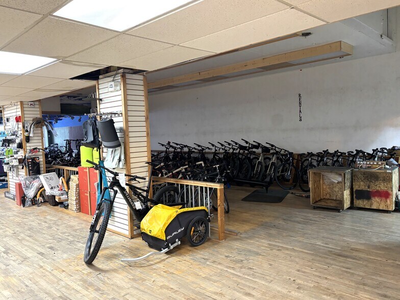 More Photos Of 513 S Main St, Moscow Storefront For Lease