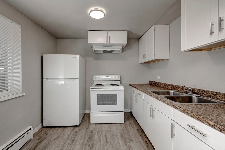 More Photos Of 1645-1645 Joliet St, Aurora Apartments For Sale