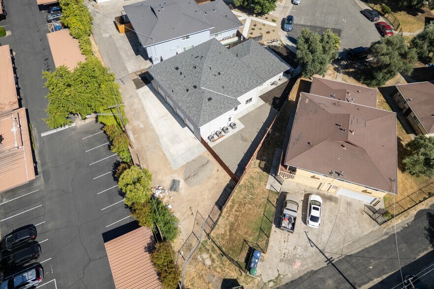 More Photos Of 2409 Cava Ct, Sacramento Apartments For Sale
