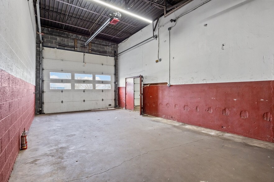 More Photos Of 1010 Spruce St, Lawrenceville Warehouse For Sale