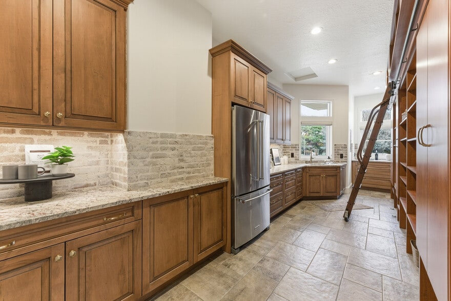 More Photos Of 2610 E Jasmine St, Meridian Flex For Sale