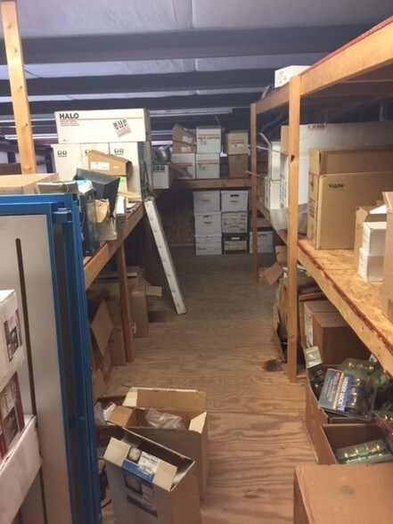 More Photos Of 15044-15050 Rankin Ave, Dunlap Freestanding For Sale