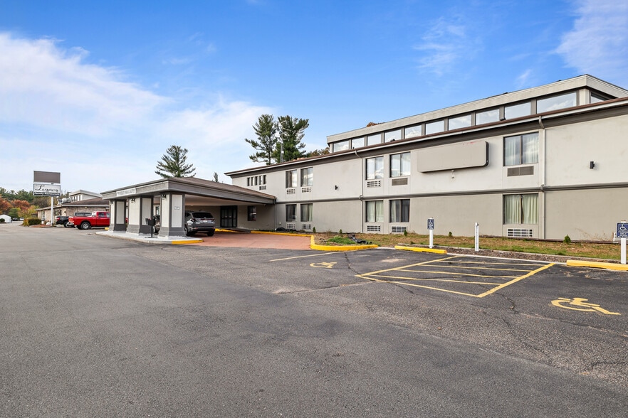 Primary Photo Of 5110 Main St, Stevens Point Hotel For Sale