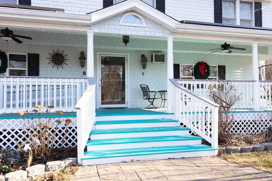 More Photos Of 860 Washington St, South Easton General Retail For Sale