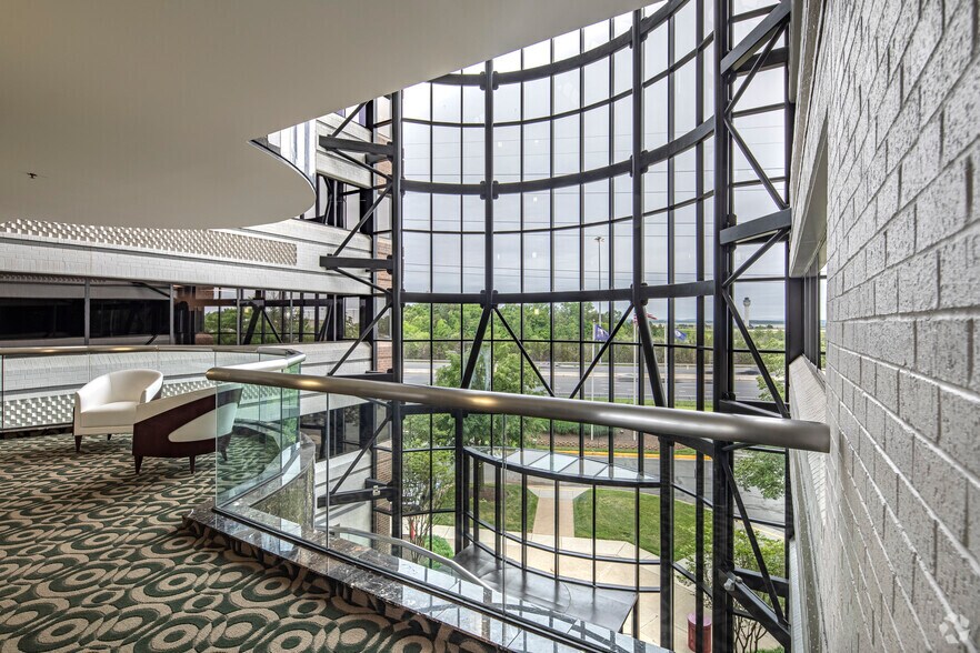 More Photos Of 13873 Park Center Rd, Herndon Office For Lease