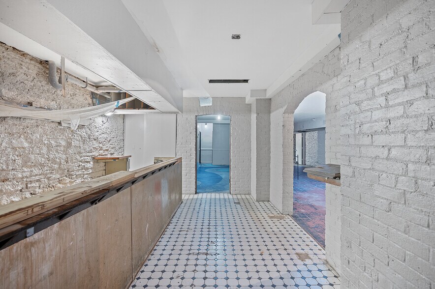 More Photos Of 126 W Sixth St, Cincinnati Apartments For Lease