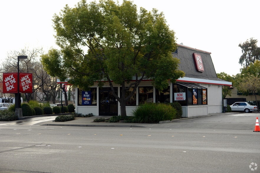 More Photos Of 290 E Monte Vista Ave, Vacaville Restaurant For Lease