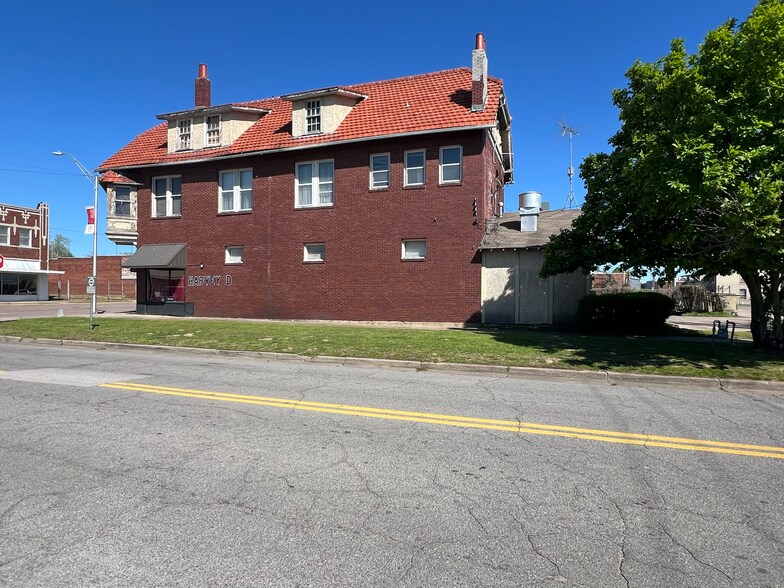 More Photos Of 821 W Broadway St, Muskogee Restaurant For Sale
