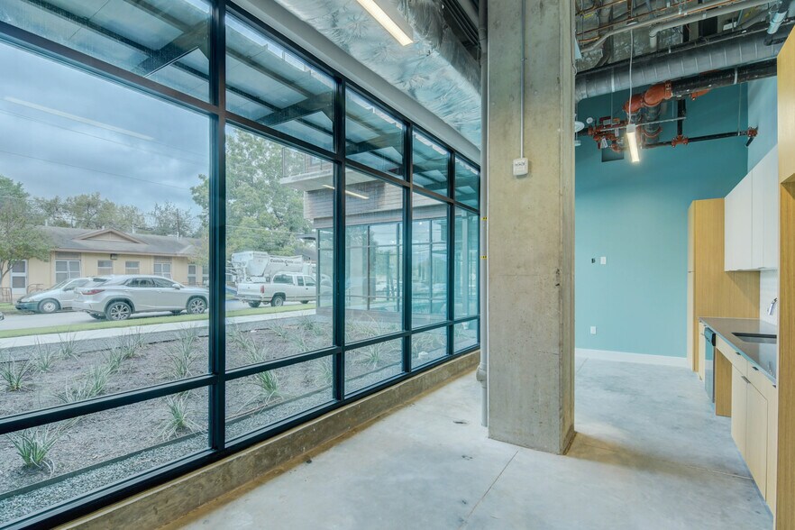 More Photos Of 1800 E 4th St, Austin Apartments For Sale