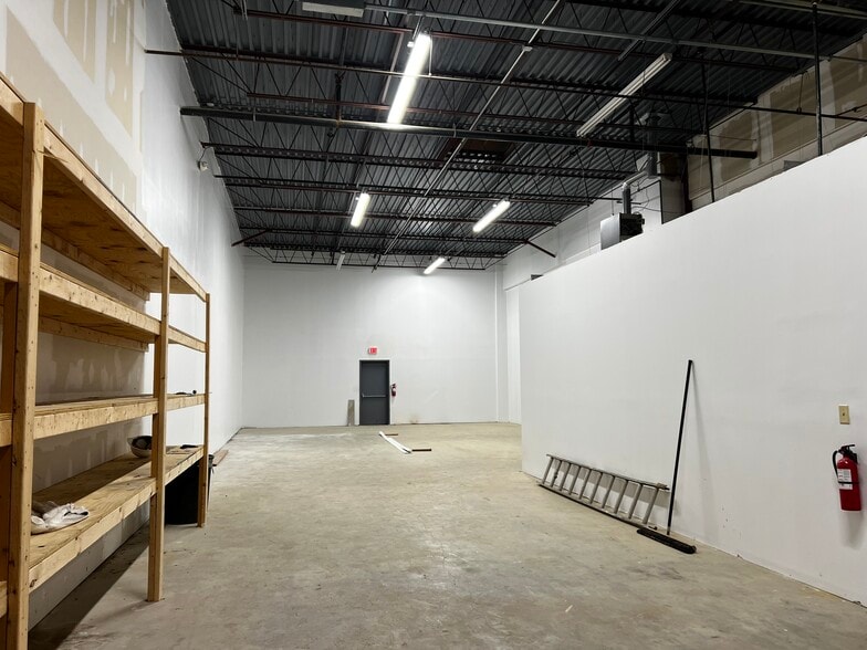 More Photos Of 8741 Ashwood Dr, Capitol Heights Warehouse For Lease
