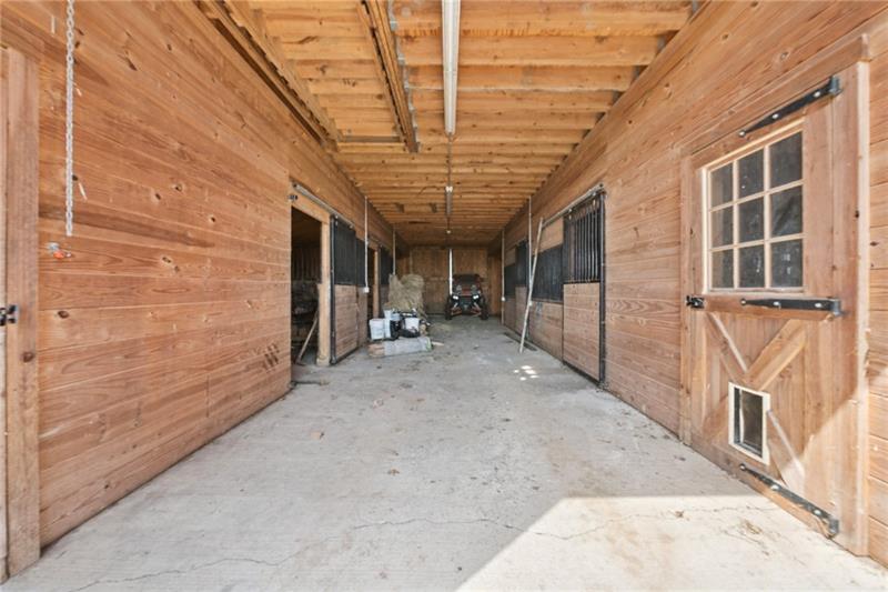 More Photos Of 208 W Mud Pike, Rockwood Office For Sale