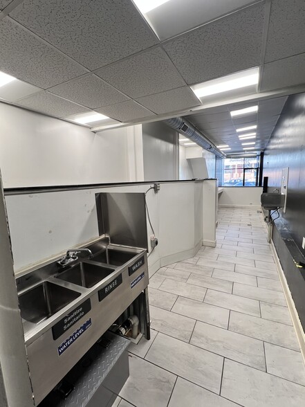More Photos Of 839 W 36th St, Baltimore Restaurant For Lease