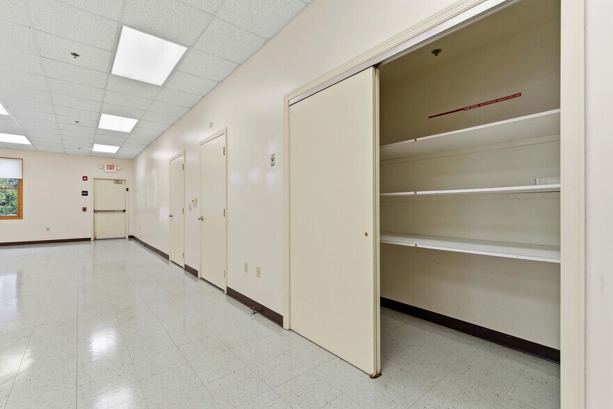More Photos Of 86 Coraopolis Rd, Coraopolis Daycare Center For Lease