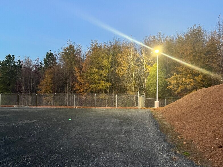 More Photos Of 5170 S Main St, Salisbury Land For Lease