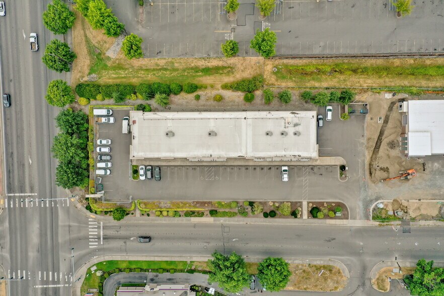 More Photos Of 101-107 E Stuart Rd, Bellingham Storefront Retail Office For Lease